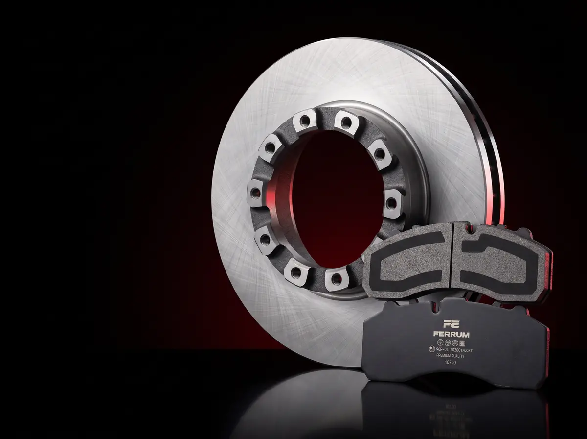 FERRUM brake disc and pads, art. 10700, studio shot